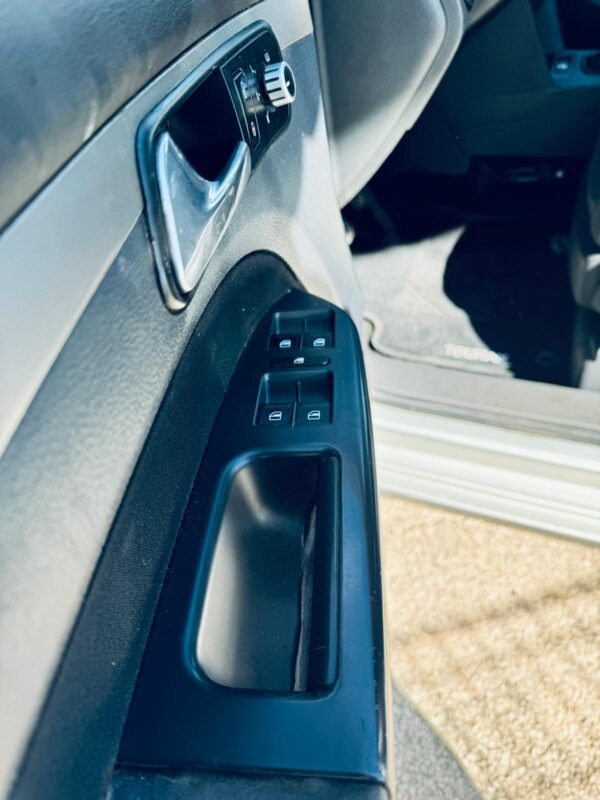 VOLKSWAGEN Touran 1.9 TDI 105cv Sport 5p.