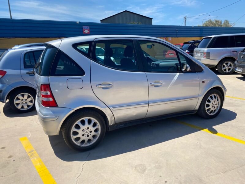 MERCEDES-BENZ Clase A