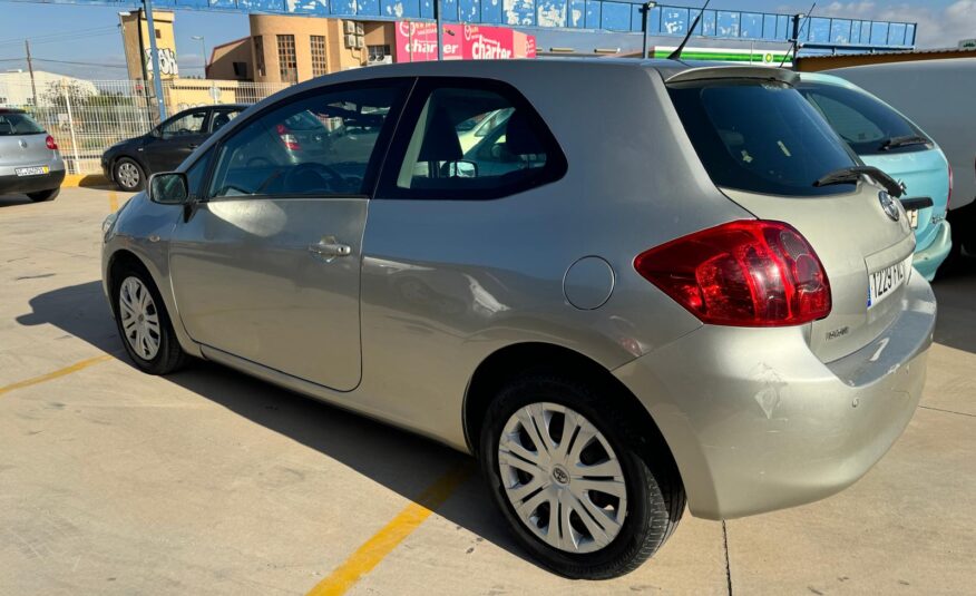 TOYOTA AURIS 2.0 D