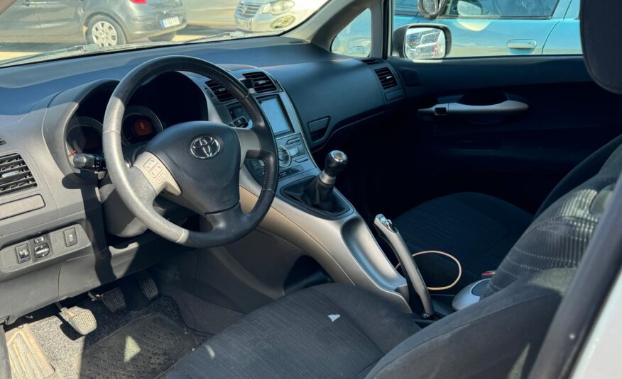 TOYOTA AURIS 2.0 D