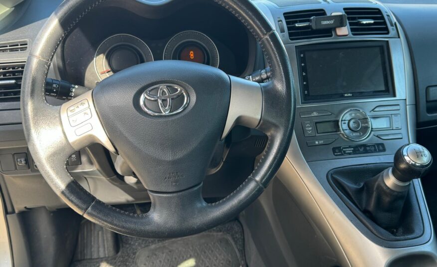 TOYOTA AURIS 2.0 D