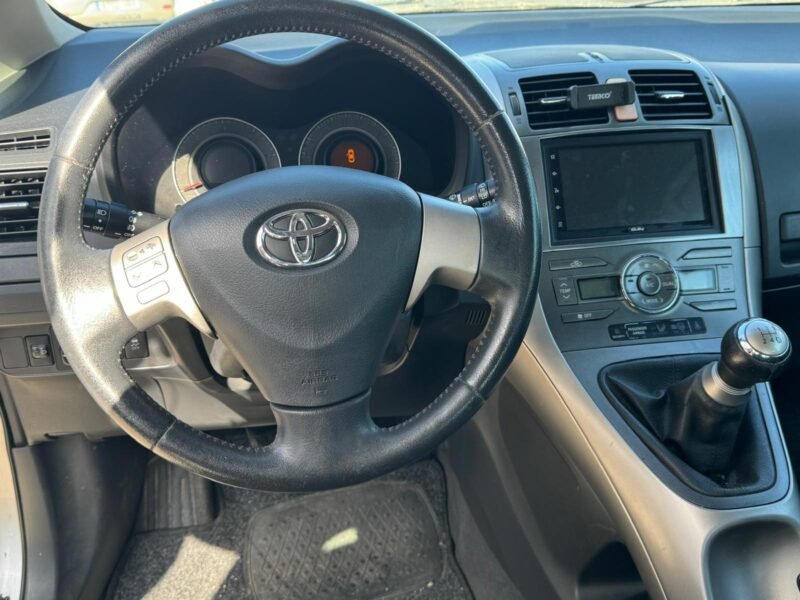 TOYOTA AURIS 2.0 D