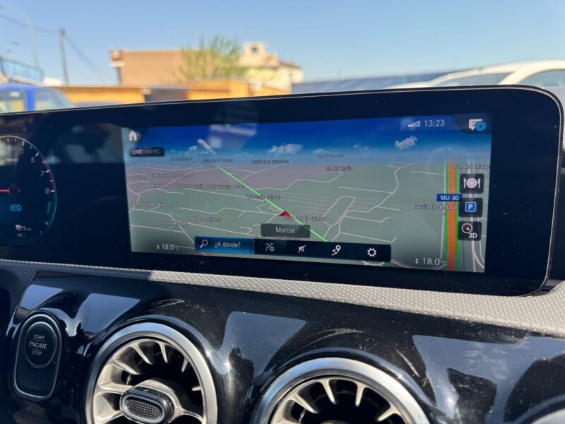 MERCEDES-BENZ A250 EQPOWER AMG