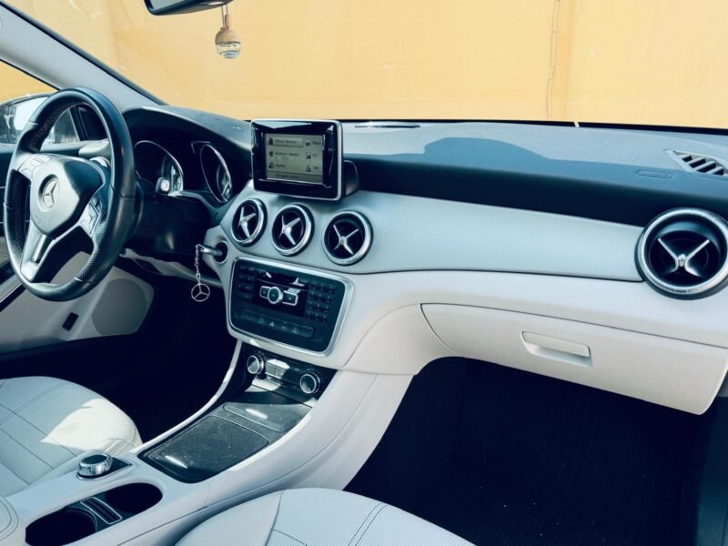 MERCEDES-BENZ CLA 200 Cdi