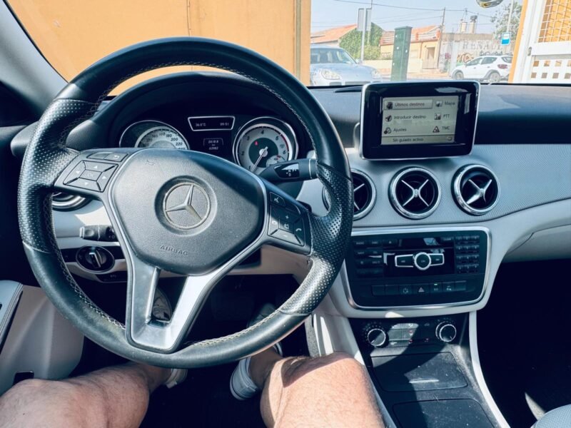 MERCEDES-BENZ CLA 200 Cdi