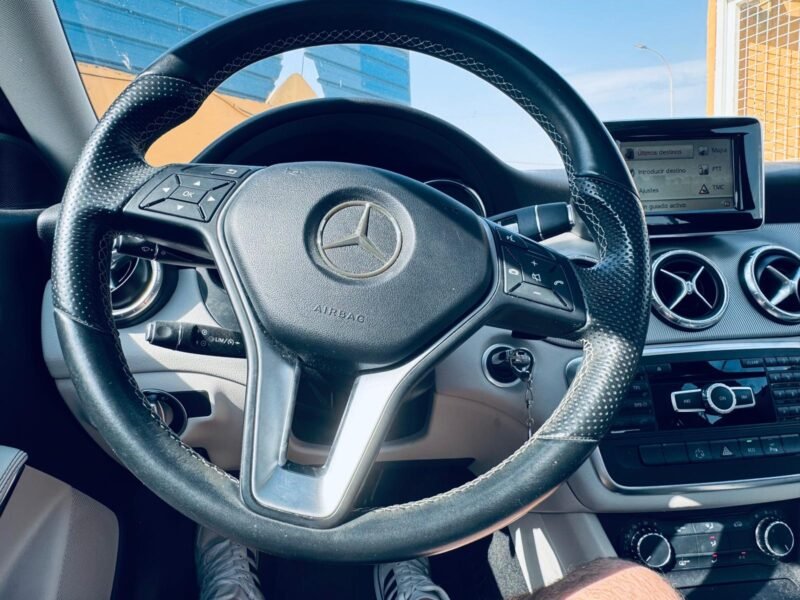 MERCEDES-BENZ CLA 200 Cdi