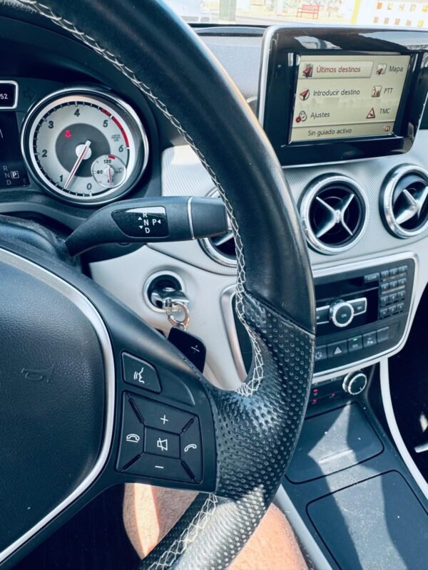 MERCEDES-BENZ CLA 200 Cdi