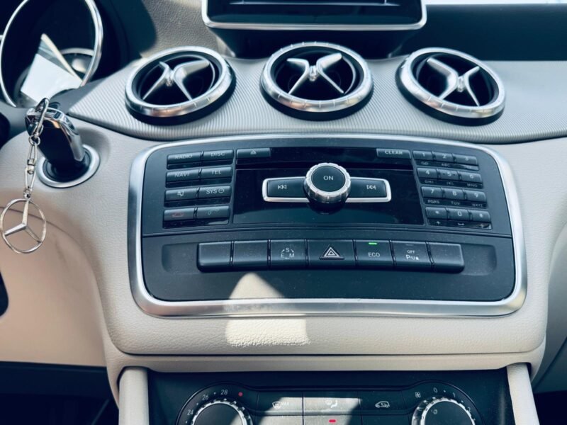 MERCEDES-BENZ CLA 200 Cdi