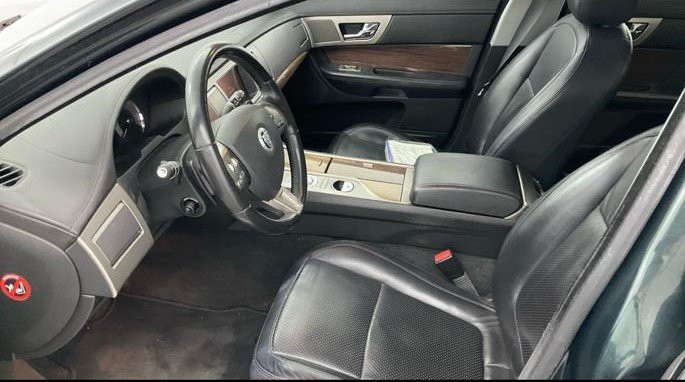 JAGUAR XF 2.7D PREMIUM LUXURY