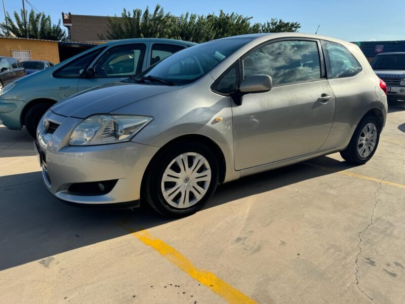 TOYOTA AURIS 2.0 D
