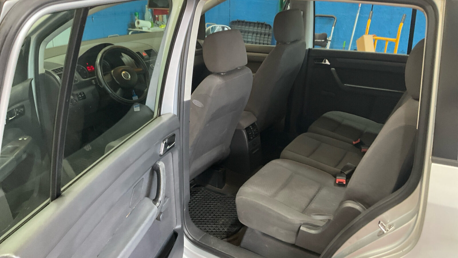 VOLKSWAGEN Touran 1.9 TDI Advance