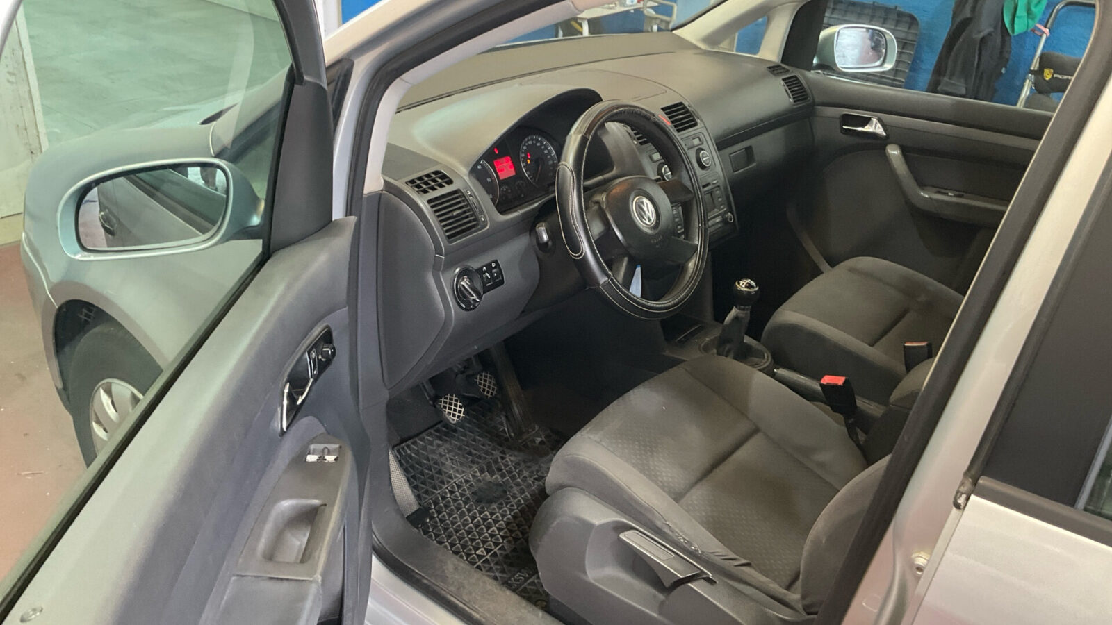 VOLKSWAGEN Touran 1.9 TDI Advance