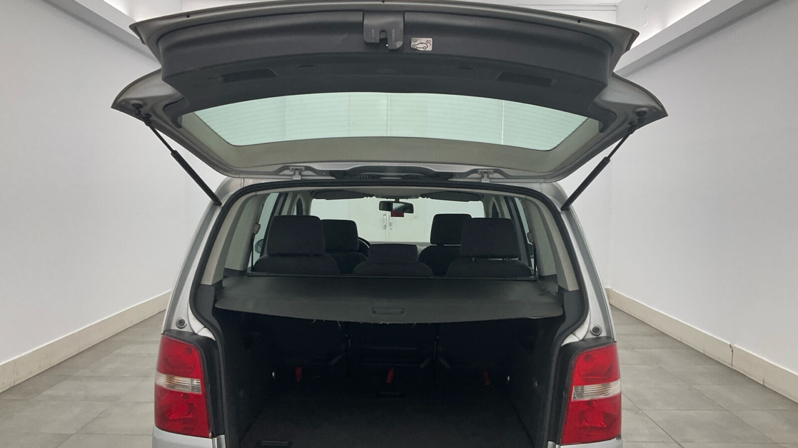 VOLKSWAGEN Touran 1.9 TDI Advance